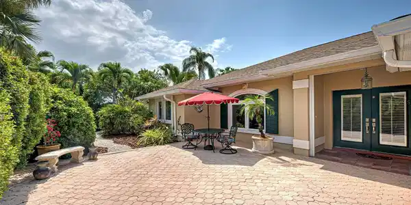 700 BRADENTON ROAD