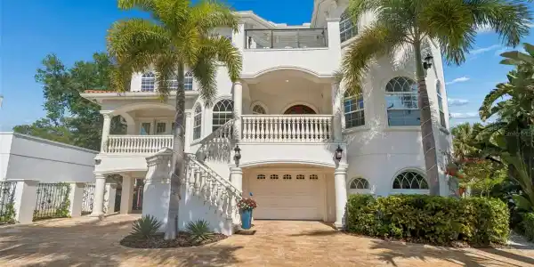 6233 BAYSHORE BOULEVARD