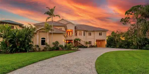 1930 BAYSHORE DRIVE