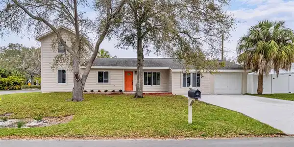 6405 SANDPIPER WAY