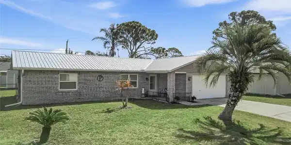 3035 QUEEN PALM DRIVE