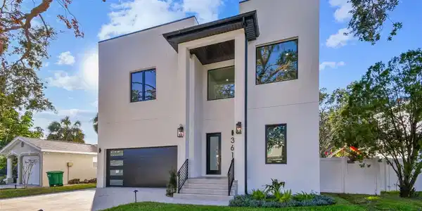 3615 E ROYAL PALM CIRCLE