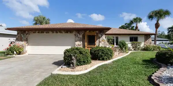 1204 SCHOONER LANE