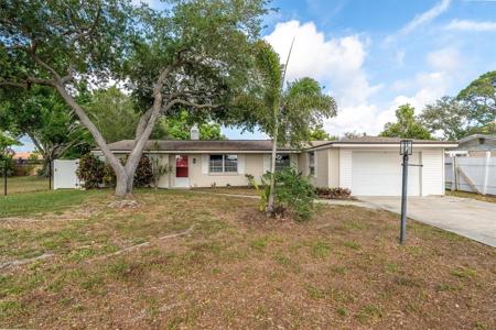 7464 CASS CIRCLE
