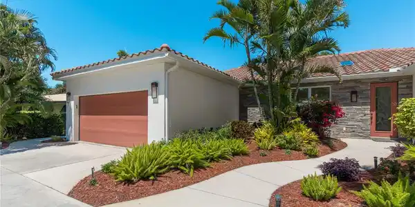 440 GOLDEN BEACH BOULEVARD