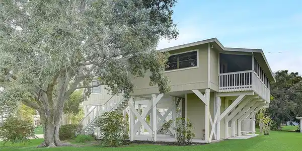 2212 BAY