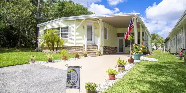 68 LIVE OAK COURT