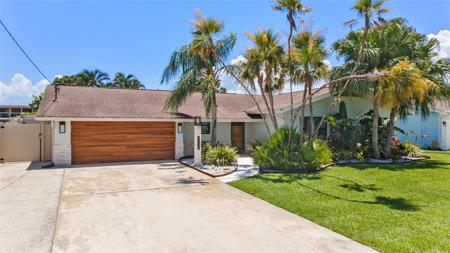 8720 HICKORYWOOD LANE