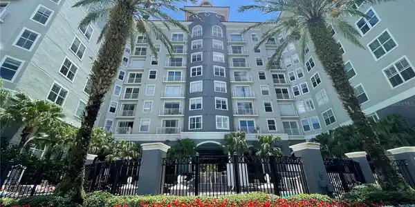 700 S HARBOUR ISLAND BOULEVARD