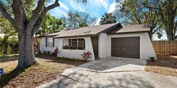 10108 HUNTERS POINT COURT