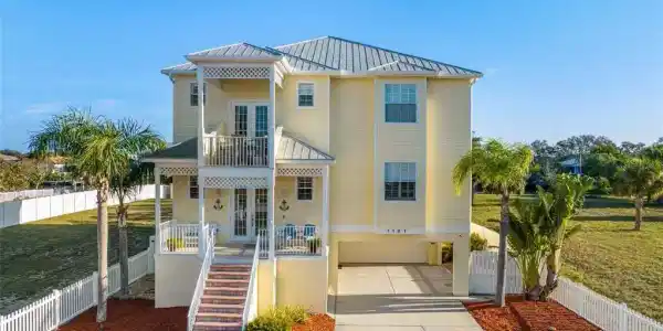 1101 APOLLO BEACH