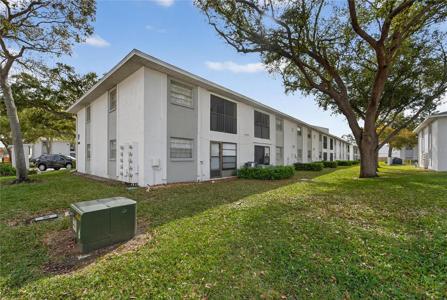 3806 N OAK DRIVE