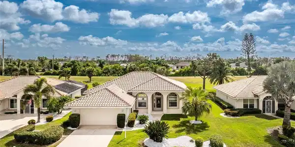 6778 GREENVIEW LANE