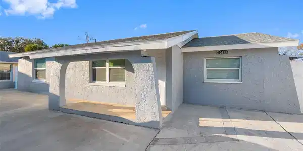 10113 ROYAL ACRES COURT