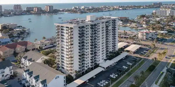 400 ISLAND WAY