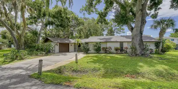 717 ROANOKE ROAD