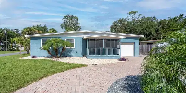 390 PALM DRIVE