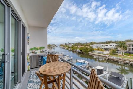 1709 N TAMIAMI TRAIL