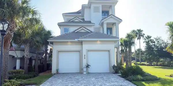 279 YACHT HARBOR DRIVE