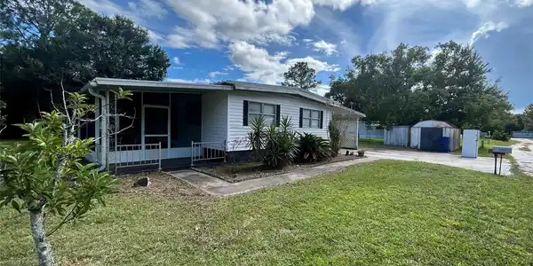 1060 Roberts LANE