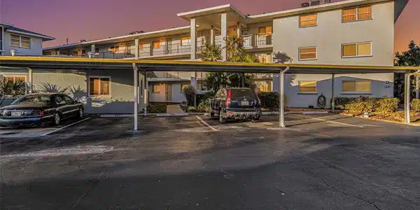 708 TAMIAMI TRAIL S