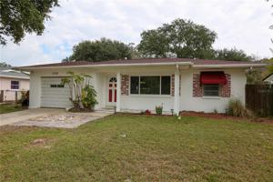 2163 POINCIANA