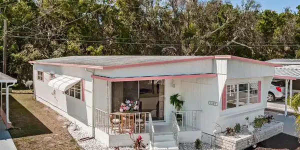 1115 41ST E