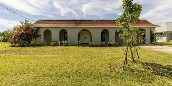 578 LOMOND DRIVE
