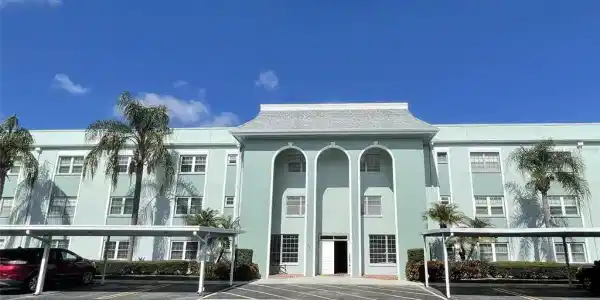 701 POINSETTIA