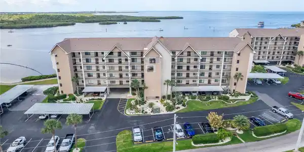 4620 BAY