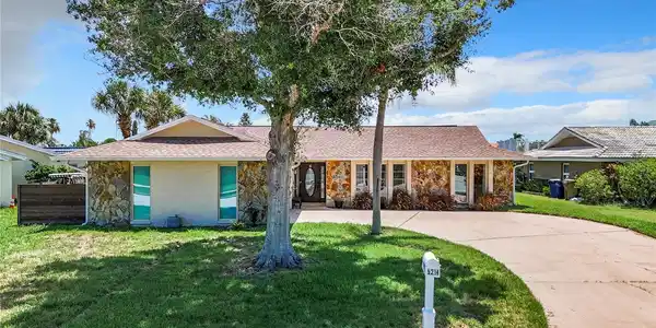 5214 LEEWARD LANE
