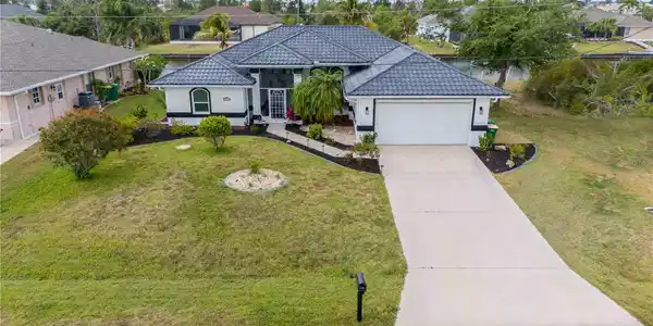 15890 VISCOUNT CIRCLE