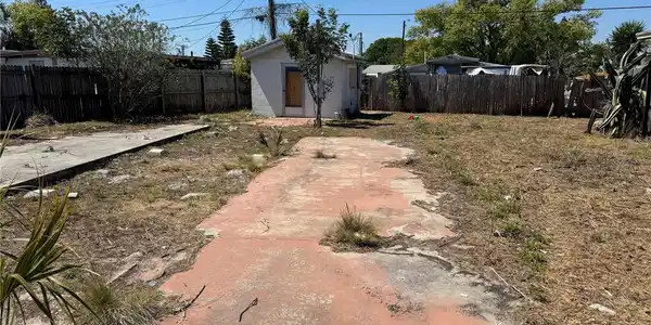 1815 LULLABY DRIVE
