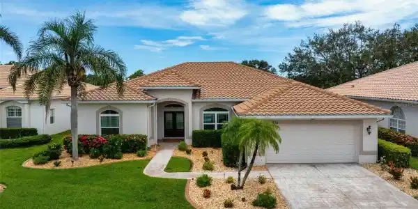 976 CHICKADEE DRIVE