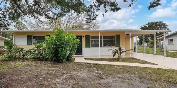 428 CENTER ROAD