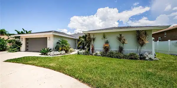 683 ISLAND WAY