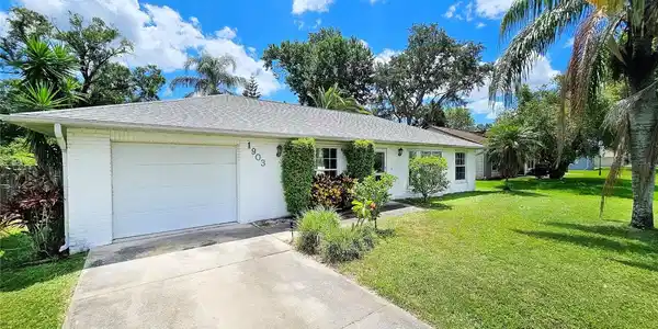 1903 WILLOW OAK DRIVE