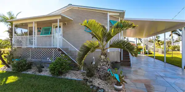 3121 BAMBOO COURT