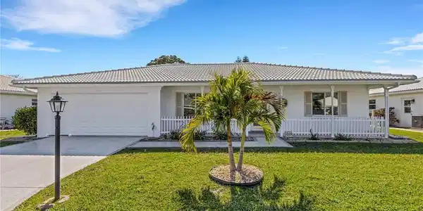 4504 LAKEWOOD