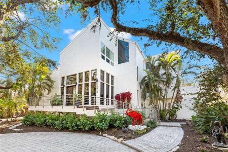 5235 SIESTA COVE DRIVE