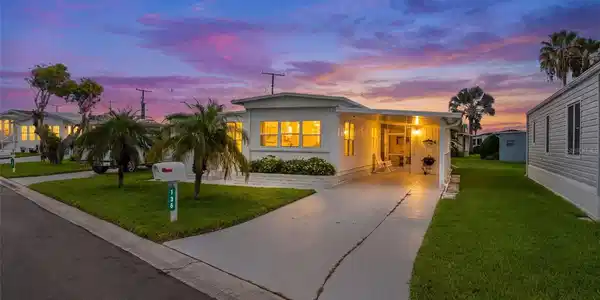 136 LAKEVIEW DR. DRIVE