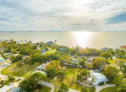 CARLYLE DRIVE