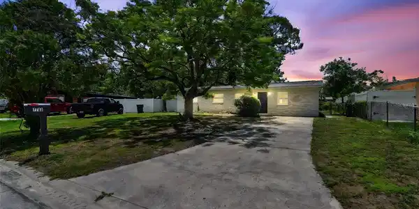 7704 TANGLEWOOD LANE