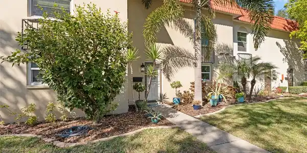 2700 BAYSHORE BOULEVARD