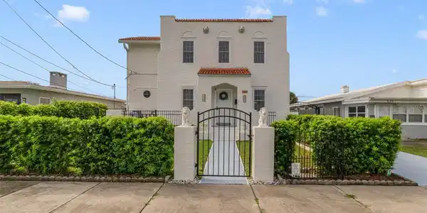 424 PELICAN AVENUE