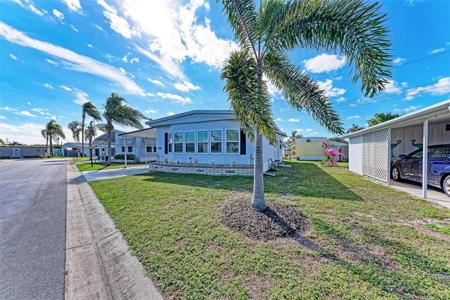 3305 CAROL DRIVE