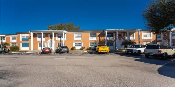 4158 TAMIAMI TRAIL