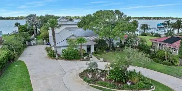776 RIVERSIDE DRIVE
