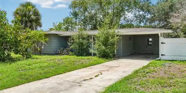 520 FAIRFAX LANE
