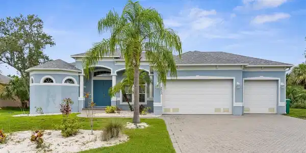 2453 HARBOUR DRIVE